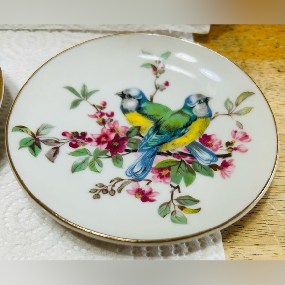 Antique porcelain plates, birds, with gold trim. Excellent condition. Set of 3 - Picture 2 of 5